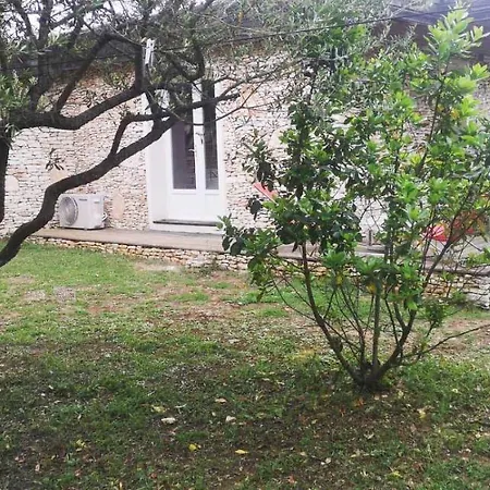 De Pierre Et De Bois Apartment *